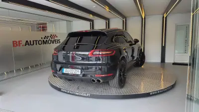 Porsche Macan 2014 - 33900 EUR, 211992 km - AUTO.MOTO.pt - 211992km - foto 16 de 58