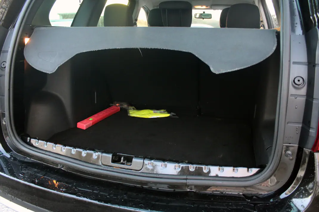 Dacia Duster 2010 - 6250 EUR, 155000 km - AUTO.MOTO.pt - 155000km - foto 9 de 24