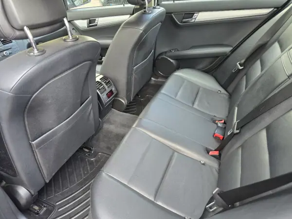 Mercedes-Benz C 220 2008 - 18950 EUR, 132000 km - AUTO.MOTO.pt - 132000km - foto 6 de 7