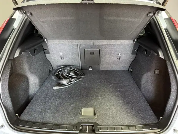 Volvo XC 40 2021 - 25750 EUR, 139987 km - AUTO.MOTO.pt - 139987km - foto 15 de 15