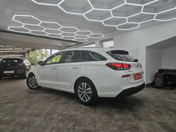 Hyundai i30 SW 2018 - 12950 EUR, 117053 km - AUTO.MOTO.pt - 117053km - foto 5 de 41