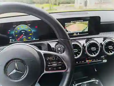 Mercedes-Benz A 180 Limousine 2020 - 21950 EUR, 87000 km - AUTO.MOTO.pt - 87000km - foto 9 de 9