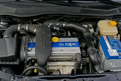 Opel Astra GTC 2007 - 15990 EUR, 149500 km - AUTO.MOTO.pt - 149500km - foto 21 de 22