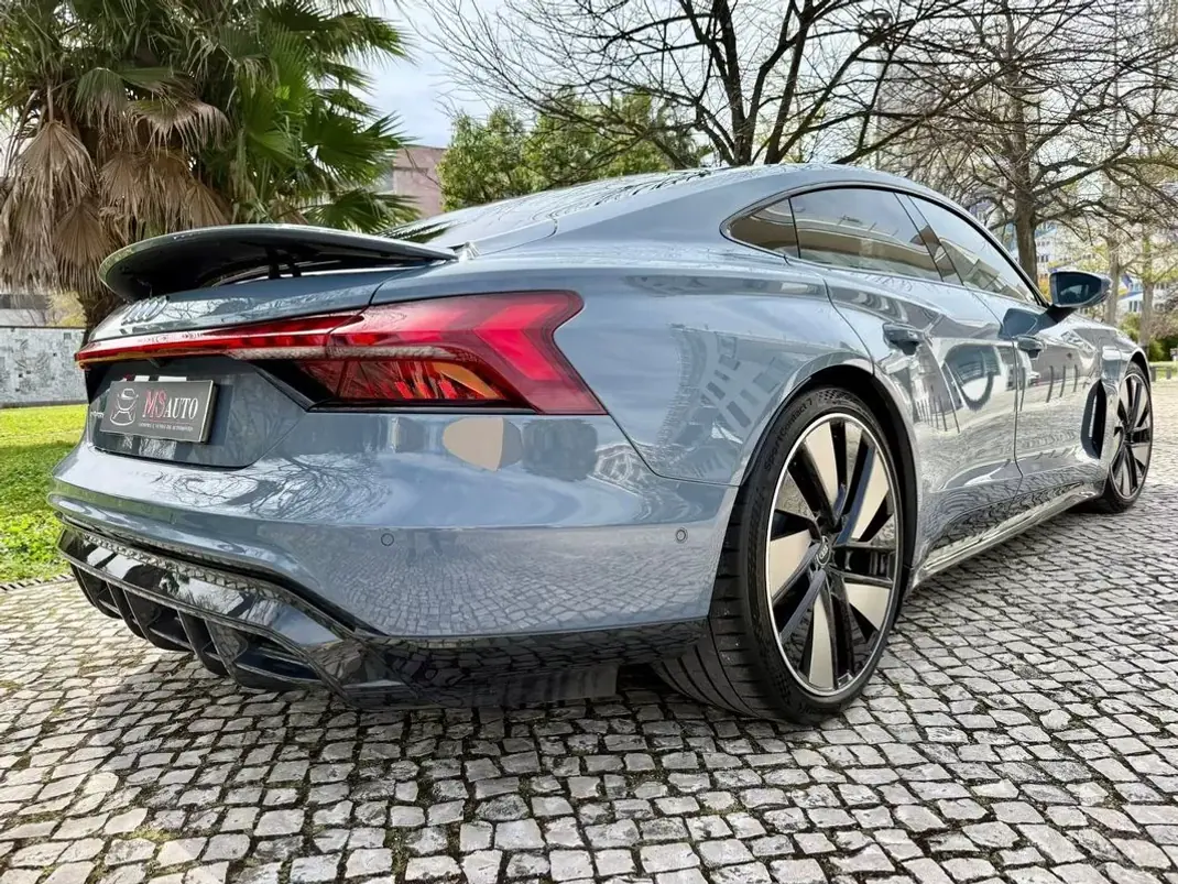 Audi e-tron GT 2022 - 57790 EUR, 82950 km - AUTO.MOTO.pt - 82950km - foto 34 de 55