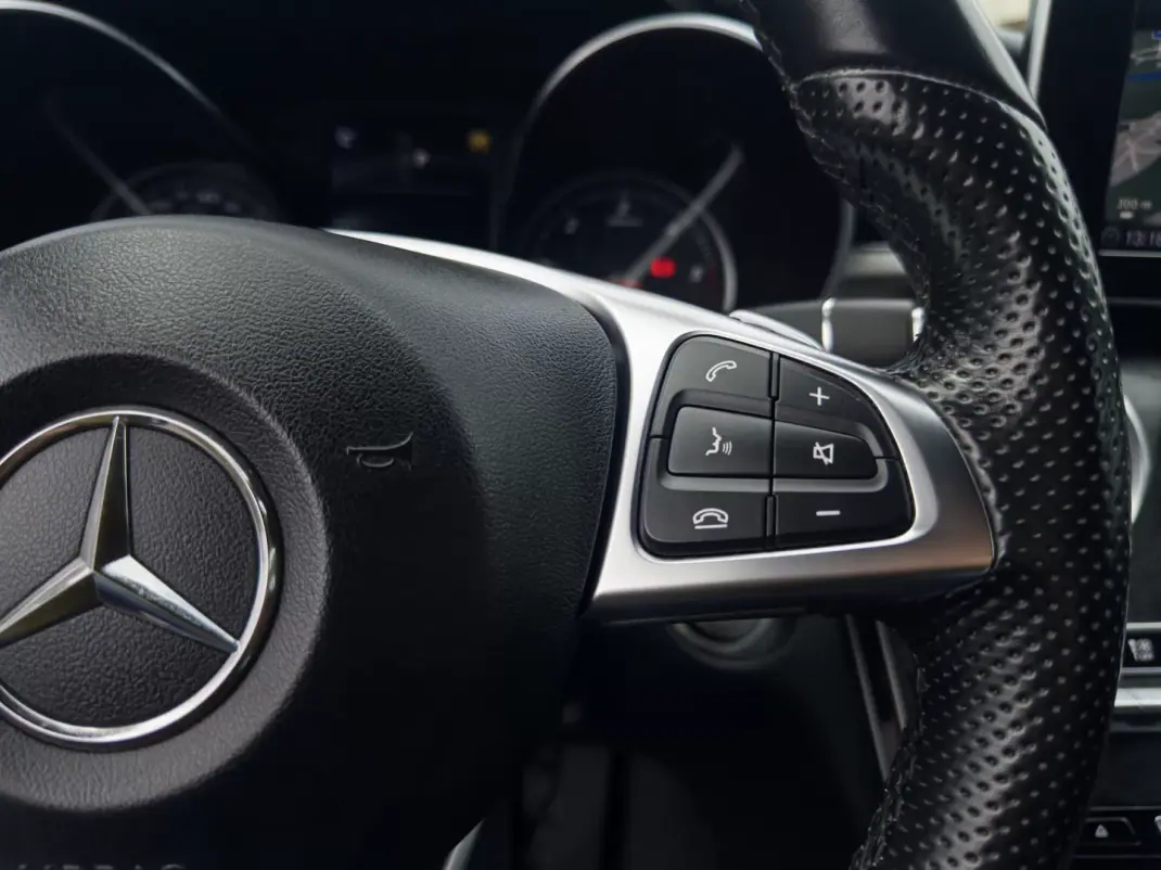 Mercedes-Benz C 200 2017 - 23990 EUR, 147000 km - AUTO.MOTO.pt - 147000km - foto 24 de 50