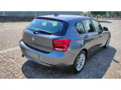 BMW 116 2013 - 7950 EUR, 323362 km - AUTO.MOTO.pt - 323362km - foto 4 de 15