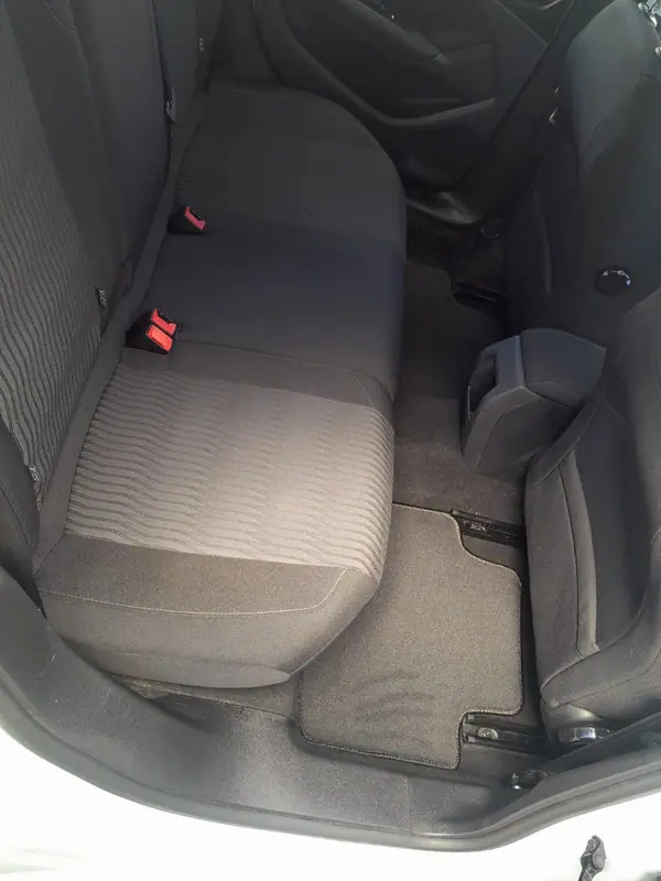 Peugeot 308 SW 2014 - 9000 EUR, 137000 km - AUTO.MOTO.pt - 137000km - foto 9 de 21