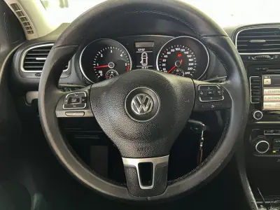 Volkswagen Golf 2010 - 7600 EUR, 232003 km - AUTO.MOTO.pt - 232003km - foto 8 de 21