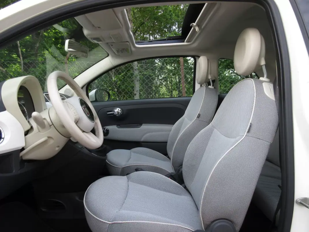 Fiat 500 2010 - 6990 EUR, 185000 km - AUTO.MOTO.pt - 185000km - foto 20 de 37