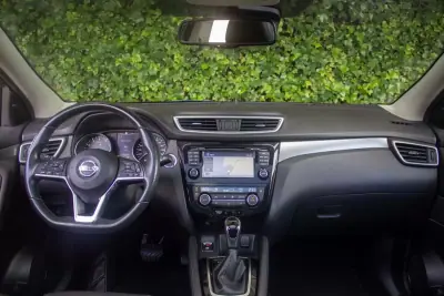 Nissan Qashqai 2017 - 17500 EUR, 127700 km - AUTO.MOTO.pt - 127700km - foto 16 de 20