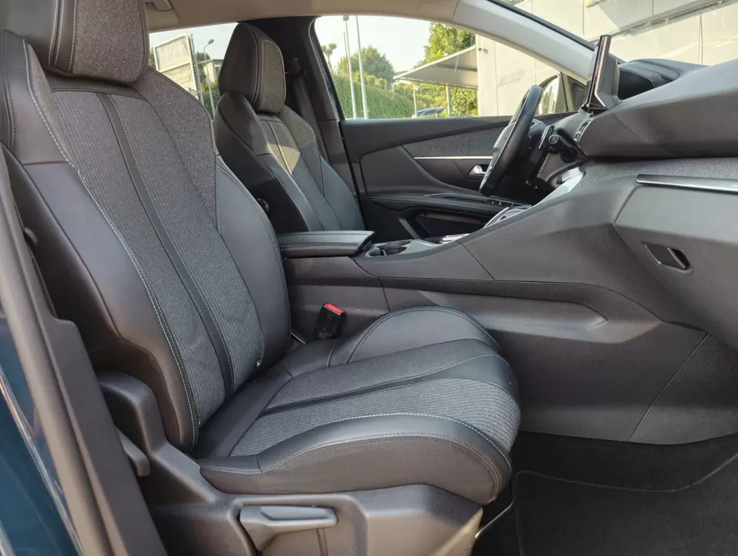 Peugeot 3008 2022 - 22900 EUR, 94350 km - 94350km - foto 12 de 21