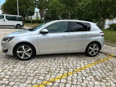 Peugeot 308 2015 - 11900 EUR, 210000 km - AUTO.MOTO.pt - 210000km - foto 4 de 36