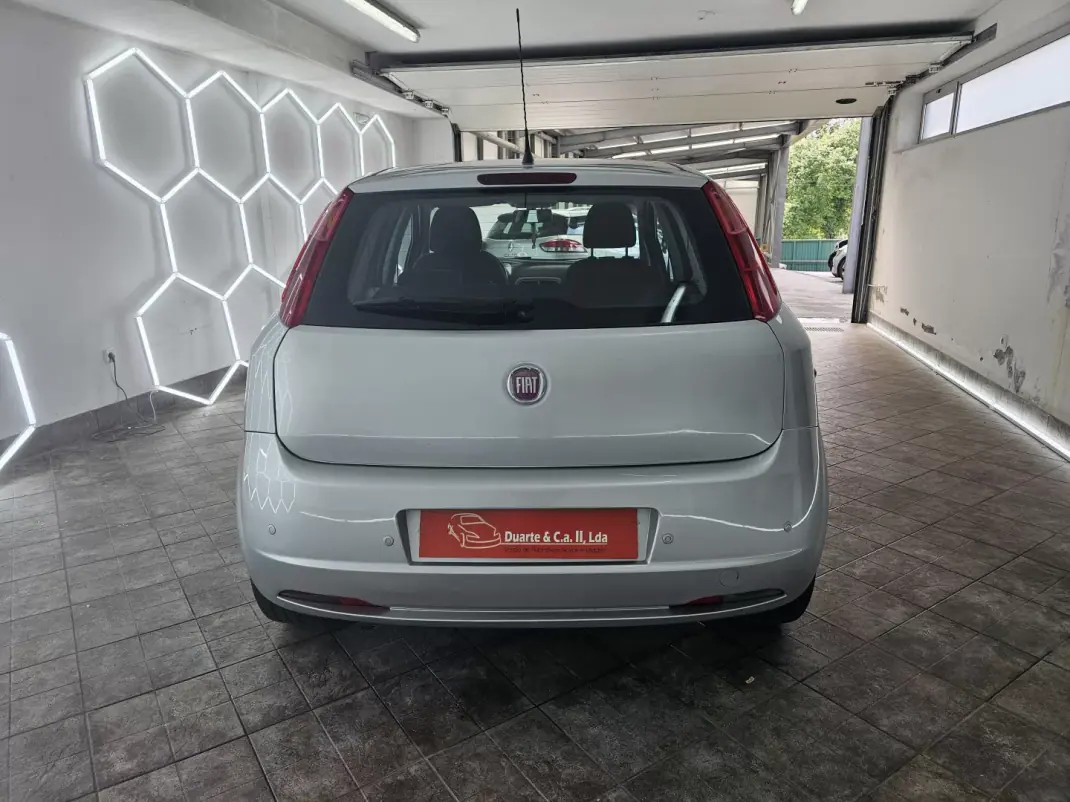Fiat Grande Punto 2010 - 6000 EUR, 161462 km - AUTO.MOTO.pt - 161462km - foto 16 de 35