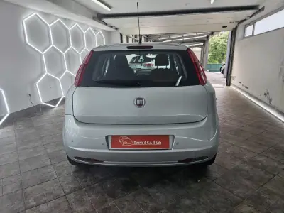 Fiat Grande Punto 2010 - 6000 EUR, 161462 km - AUTO.MOTO.pt - 161462km - foto 16 de 35