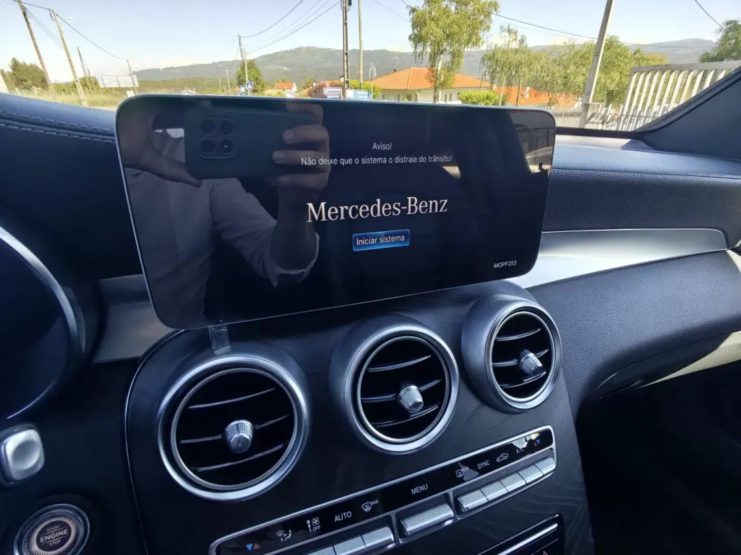 Mercedes-Benz GLC 220 2020 - 44500 EUR, 98000 km - AUTO.MOTO.pt - 98000km - foto 23 de 35