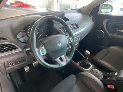 Renault Mégane Sport Tourer 2010 - 4990 EUR, 340390 km - AUTO.MOTO.pt - 340390km - foto 42 de 44