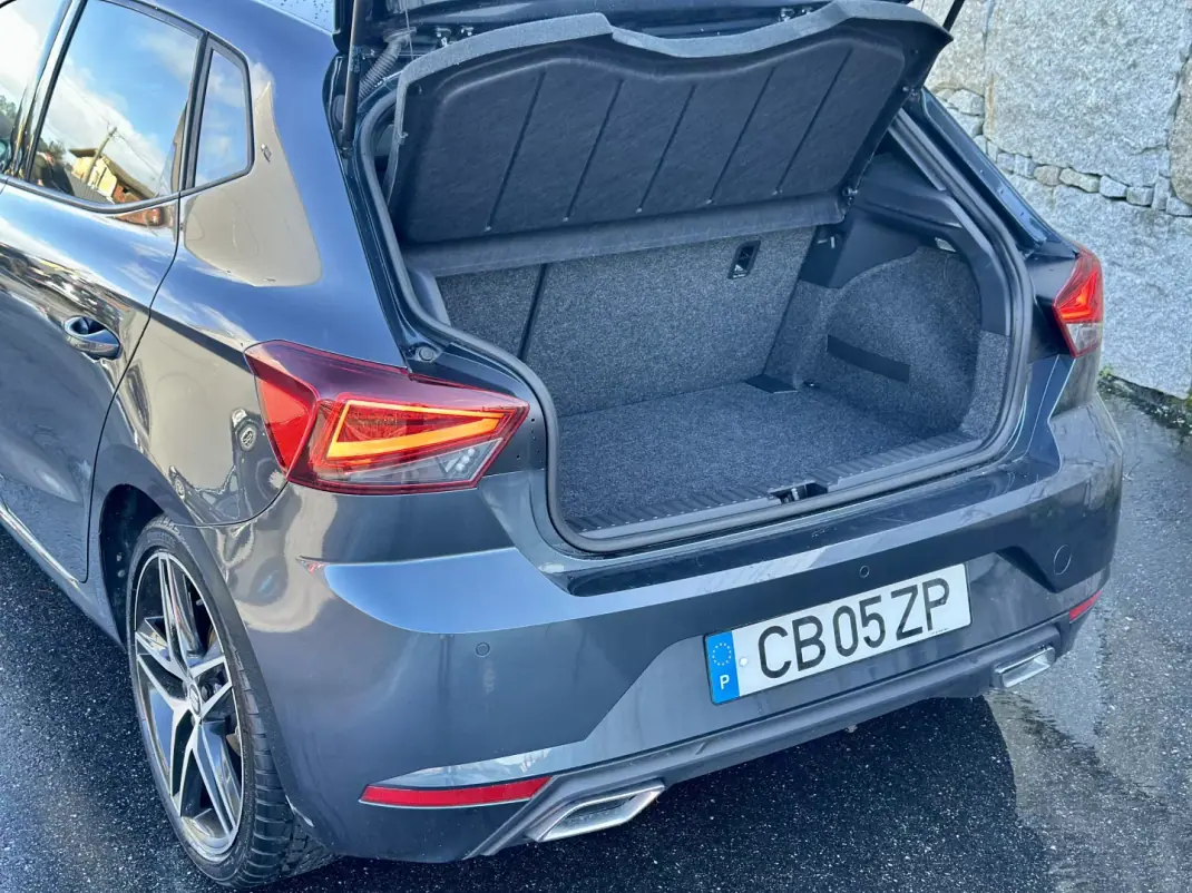 SEAT Ibiza 2021 - 16500 EUR, 77000 km - AUTO.MOTO.pt - 77000km - foto 6 de 30