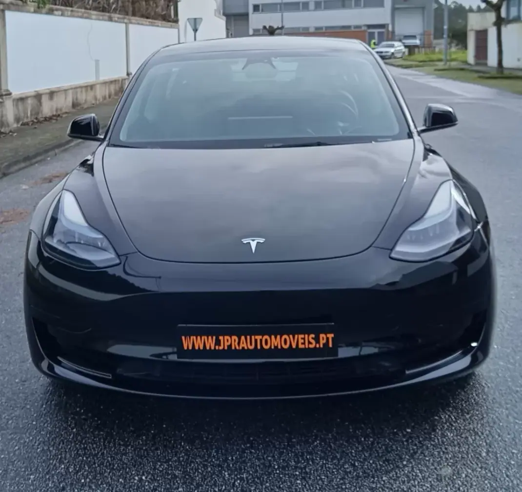 Tesla Model 3 2022 - 25990 EUR, 105900 km - AUTO.MOTO.pt - 105900km - foto 2 de 16