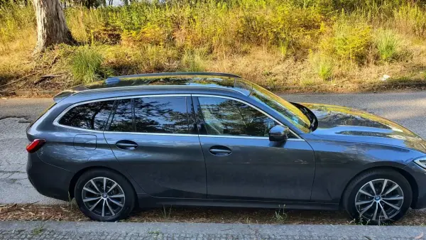 BMW 320 2021 - 29990 EUR, 45000 km - AUTO.MOTO.pt - 45000km - foto 17 de 21