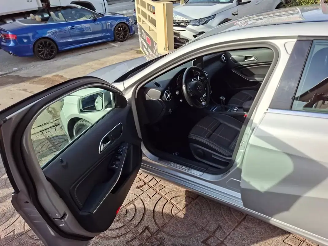 Mercedes-Benz A 180 2017 - 16900 EUR, 125000 km - AUTO.MOTO.pt - 125000km - foto 15 de 31