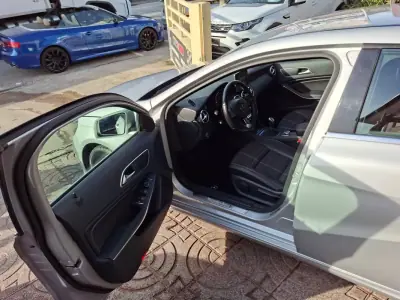 Mercedes-Benz A 180 2017 - 16900 EUR, 125000 km - AUTO.MOTO.pt - 125000km - foto 15 de 31