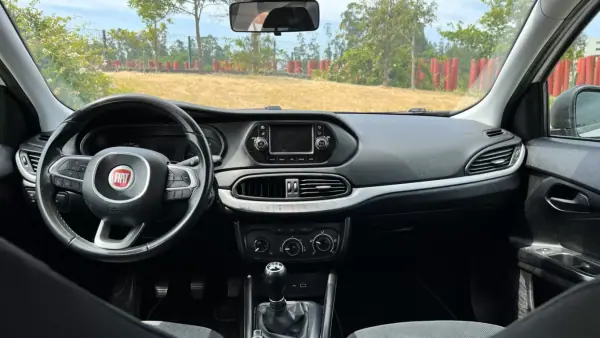 Fiat Tipo 2019 - 8990 EUR, 163458 km - AUTO.MOTO.pt - 163458km - foto 9 de 12