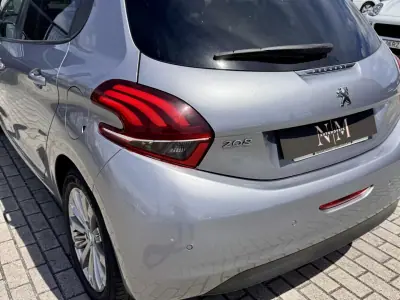 Peugeot 208 2019 - 11990 EUR, 53000 km - AUTO.MOTO.pt - 53000km - foto 6 de 19