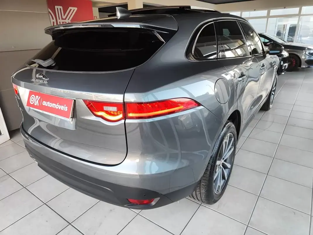 Jaguar F-Pace 2017 - 22500 EUR, 147000 km - AUTO.MOTO.pt - 147000km - foto 11 de 40