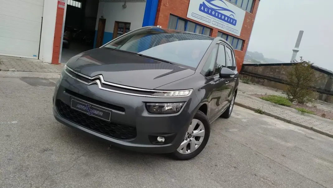 Citroën C4 Grand Picasso 2014 - 10500 EUR, 171000 km - AUTO.MOTO.pt - 171000km - foto 4 de 14