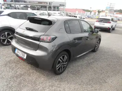 Peugeot 208 2024 - 15900 EUR, 41958 km - foto 6 de 13