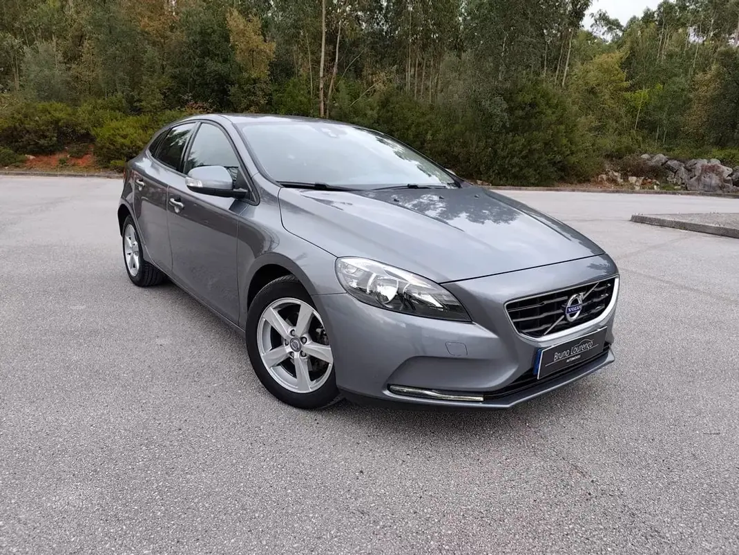 Volvo V40 2014 - 9900 EUR, 177500 km - AUTO.MOTO.pt - 177500km - foto 4 de 19