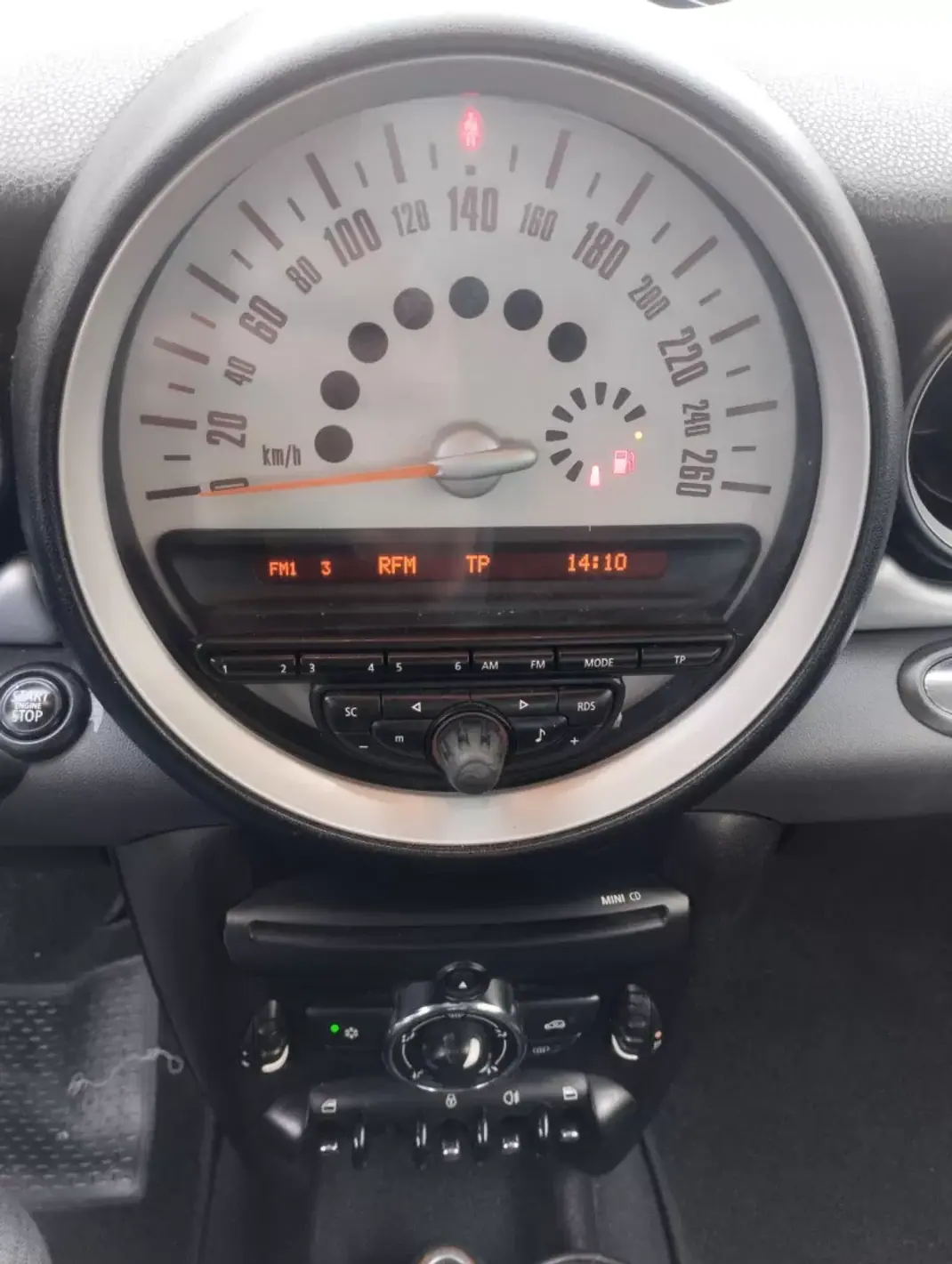 MINI 3 Portas 2011 - 7750 EUR, 200000 km - AUTO.MOTO.pt - 200000km - foto 17 de 23