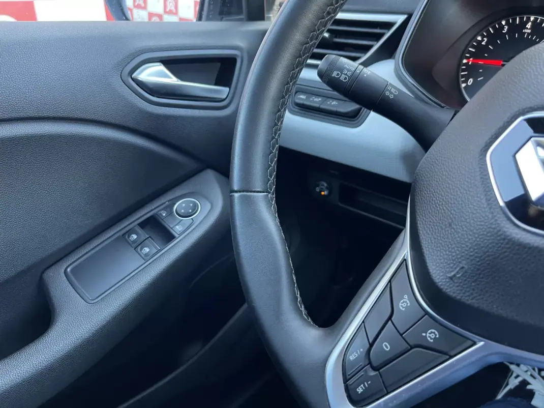 Renault Clio 2021 - 12490 EUR, 129465 km - AUTO.MOTO.pt - 129465km - foto 19 de 22