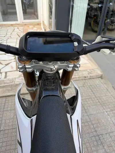 Stark Varg MX 2025 - 9200 EUR, 2 km - AUTO.MOTO.pt - 2km - foto 6 de 7