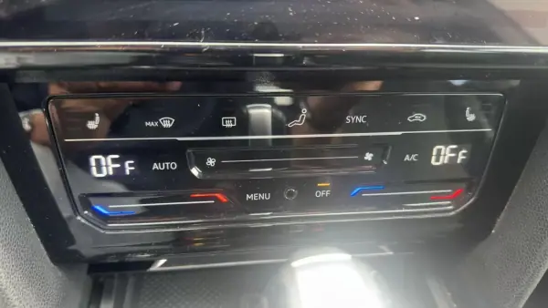 Volkswagen Arteon 2022 - 25490 EUR, 140000 km - 140000km - foto 18 de 26