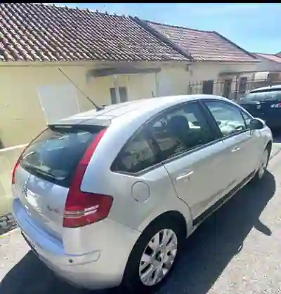 Citroën C4 2005 - 3450 EUR, 120000 km - AUTO.MOTO.pt - 120000km - foto 2 de 9