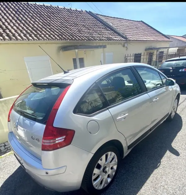Citroën C4 2005 - 3450 EUR, 120000 km - AUTO.MOTO.pt - 120000km - foto 2 de 9