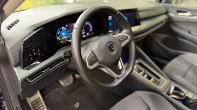 Volkswagen Golf 2021 - 21500 EUR, 96839 km - AUTO.MOTO.pt - 96839km - foto 25 de 38