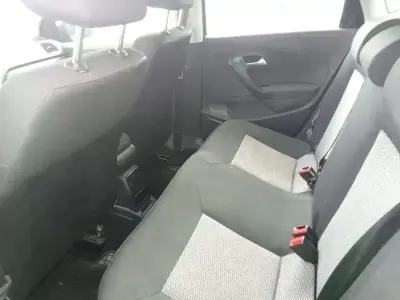 Volkswagen Polo 2010 - 6900 EUR, 167587 km - AUTO.MOTO.pt - 167587km - foto 12 de 13