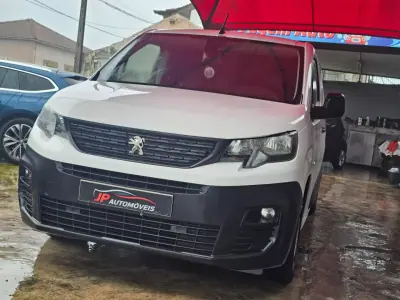 Peugeot Partner 3 lugares Longa 2020 - 9250 EUR, 157000 km - AUTO.MOTO.pt - 157000km - foto 3 de 14