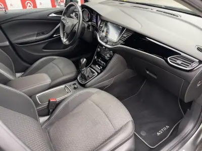 Opel Astra Sports Tourer 2018 - 12990 EUR, 162850 km - AUTO.MOTO.pt - 162850km - foto 12 de 23