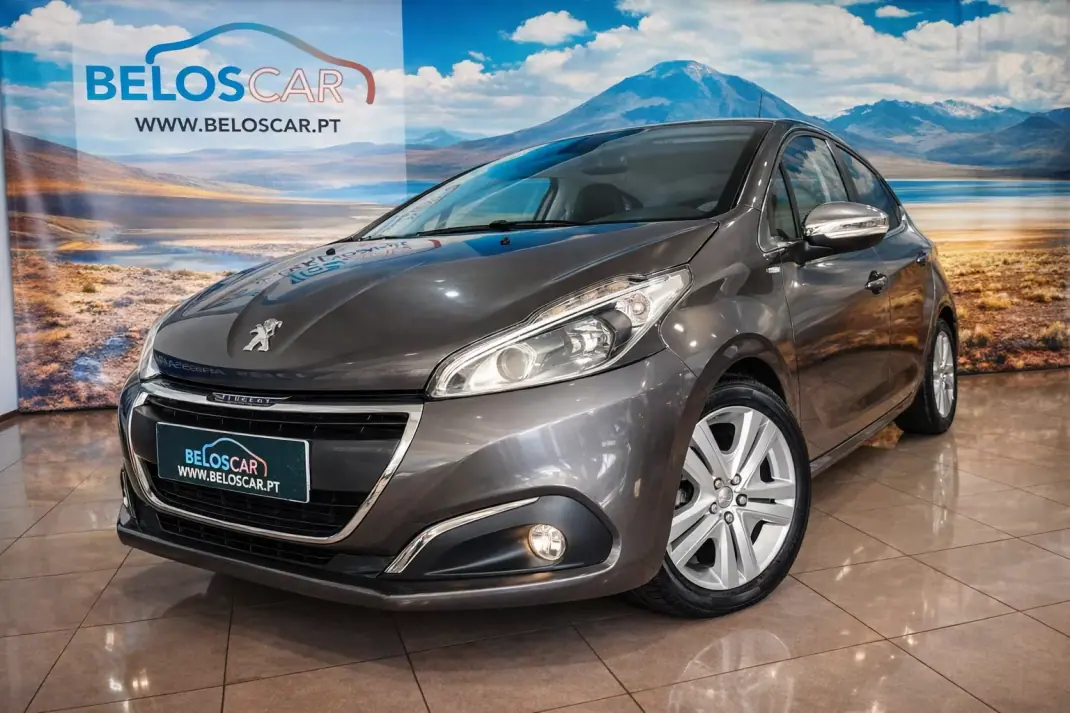 Peugeot 208 2018 - 9850 EUR, 48000 km - AUTO.MOTO.pt - 48000km - foto 1 de 23