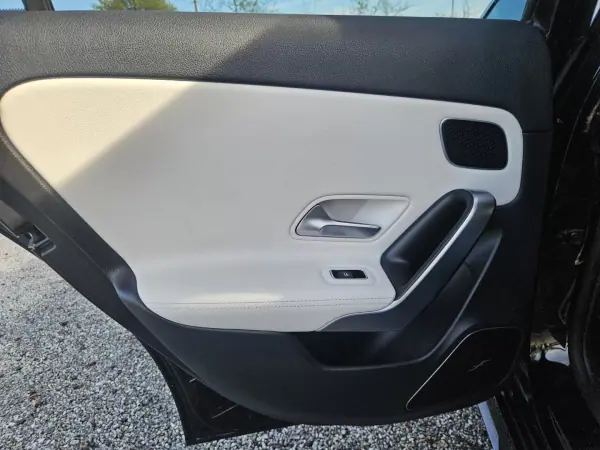 Mercedes-Benz A 200 2019 - 24900 EUR, 70000 km - AUTO.MOTO.pt - 70000km - foto 45 de 62