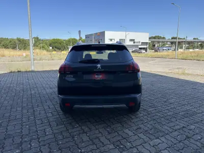 Peugeot 2008 2019 - 13990 EUR, 148000 km - AUTO.MOTO.pt - 148000km - foto 5 de 19