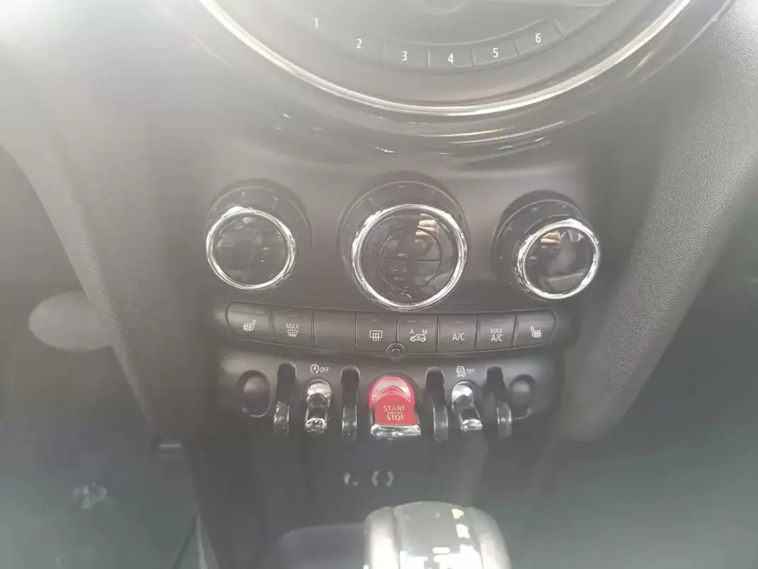 MINI 3 Portas 2016 - 16000 EUR, 232000 km - AUTO.MOTO.pt - 232000km - foto 31 de 46