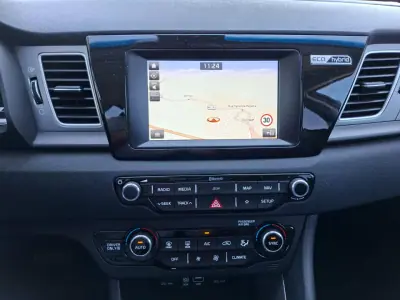 Kia Niro 2019 - 17900 EUR, 74459 km - 74459km - foto 12 de 26