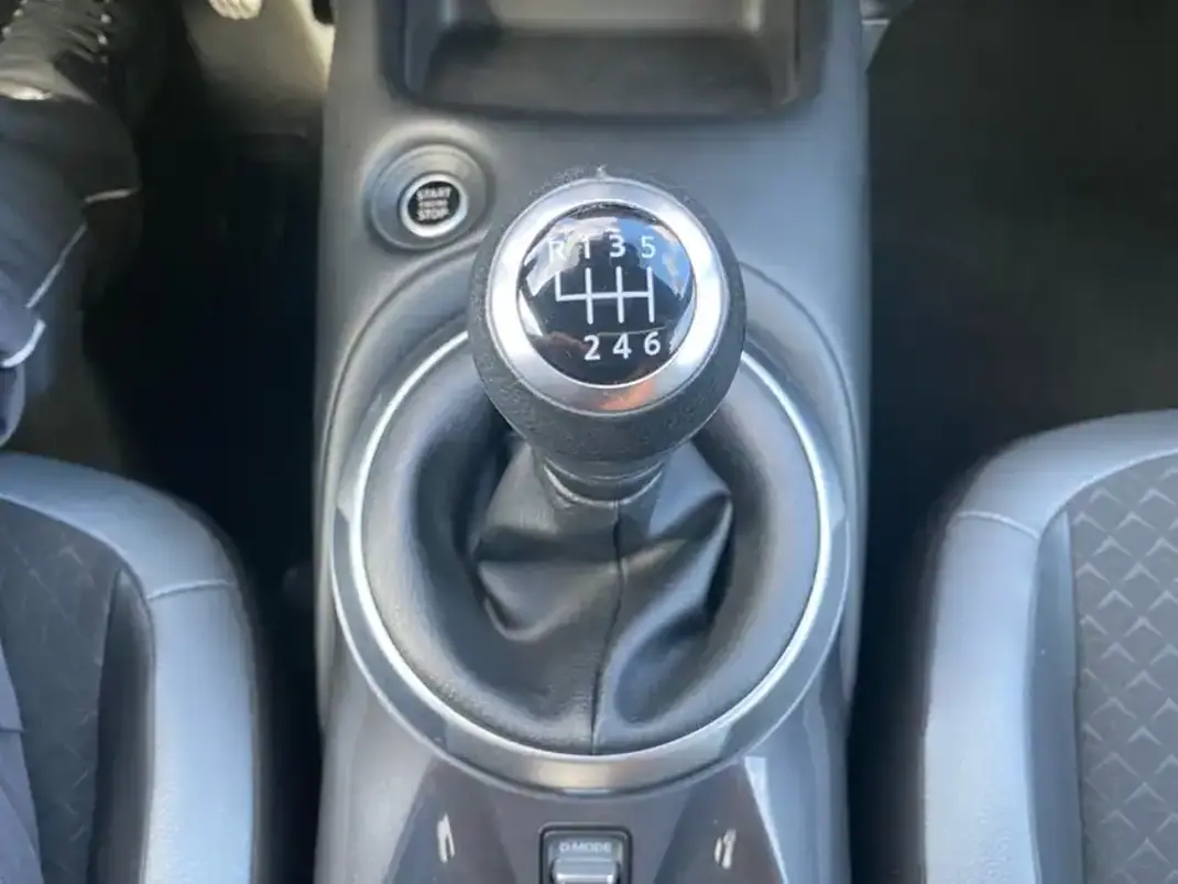 Nissan Juke 2023 - 17900 EUR, 81920 km - AUTO.MOTO.pt - 81920km - foto 16 de 18