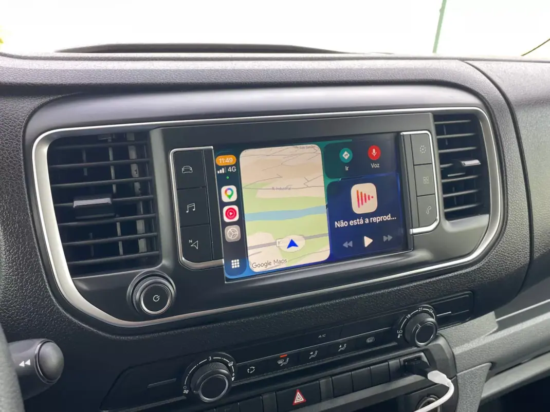 Opel COMBO 2022 - 17450 EUR, 123000 km - AUTO.MOTO.pt - 123000km - foto 31 de 37