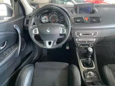 Renault Mégane Sport Tourer 2010 - 4990 EUR, 340390 km - AUTO.MOTO.pt - 340390km - foto 24 de 44