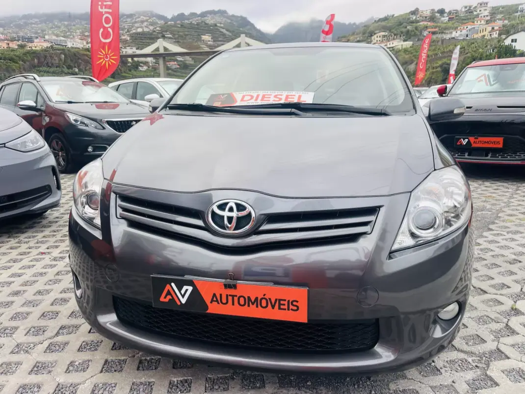 Toyota Auris 2010 - 10950 EUR, 161626 km - AUTO.MOTO.pt - 161626km - foto 2 de 12